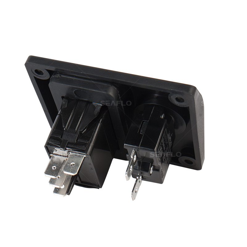 Pannelli per pompe di sentina con magnetotermico